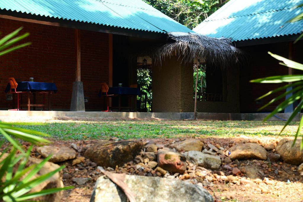 Jungle Beach Hostel Unawatuna Kültér fotó