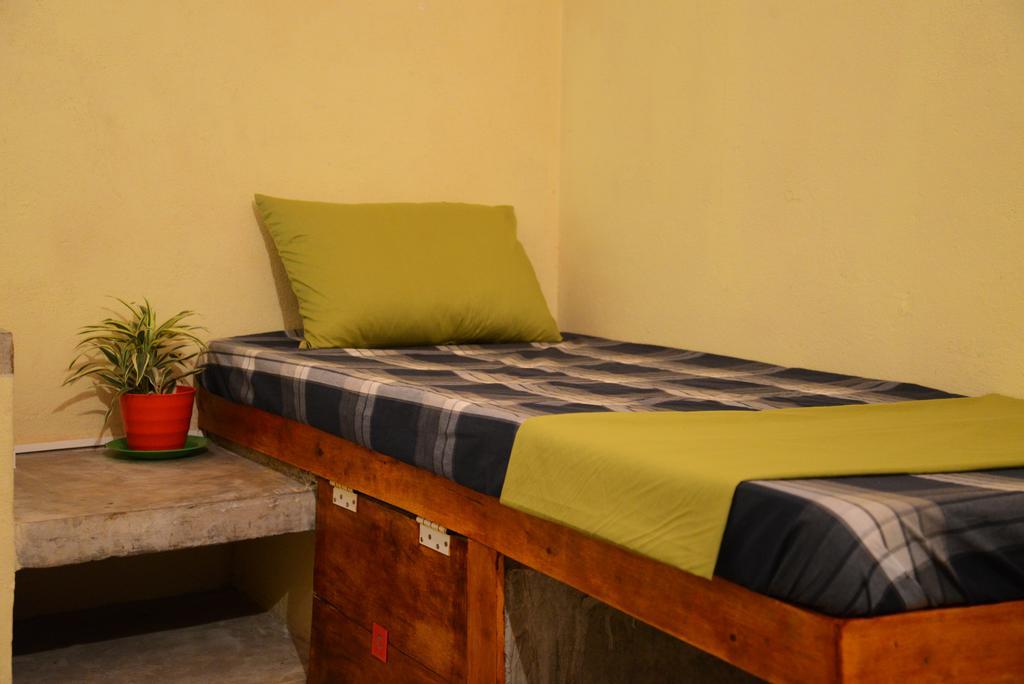 Jungle Beach Hostel Unawatuna Szoba fotó