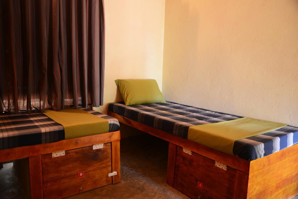 Jungle Beach Hostel Unawatuna Szoba fotó