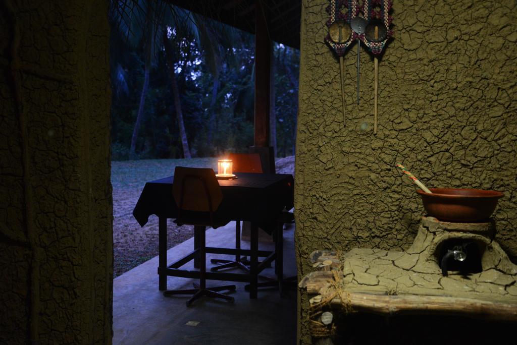 Jungle Beach Hostel Unawatuna Kültér fotó
