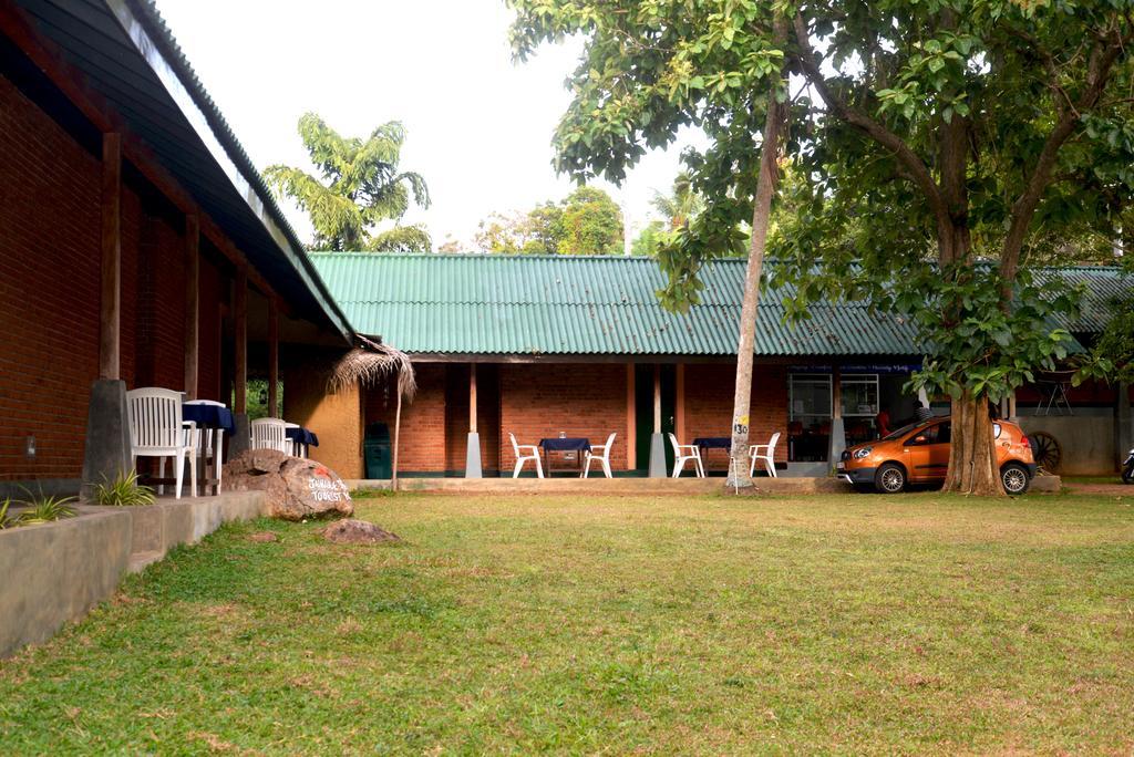Jungle Beach Hostel Unawatuna Kültér fotó