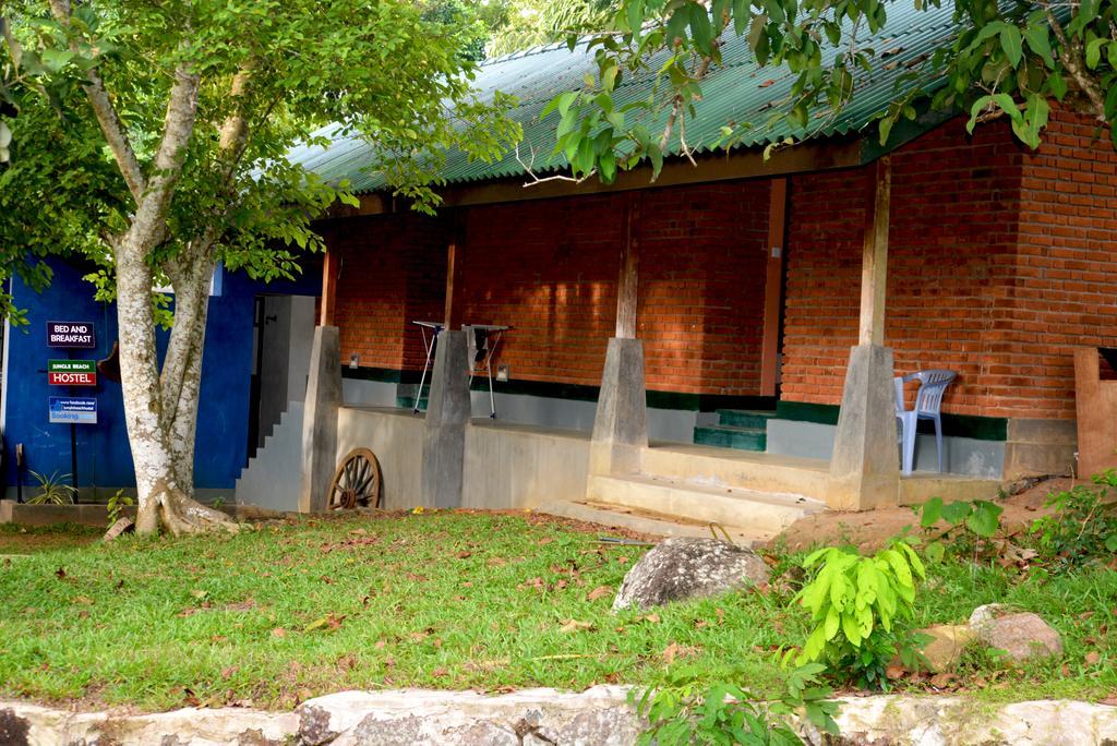 Jungle Beach Hostel Unawatuna Kültér fotó