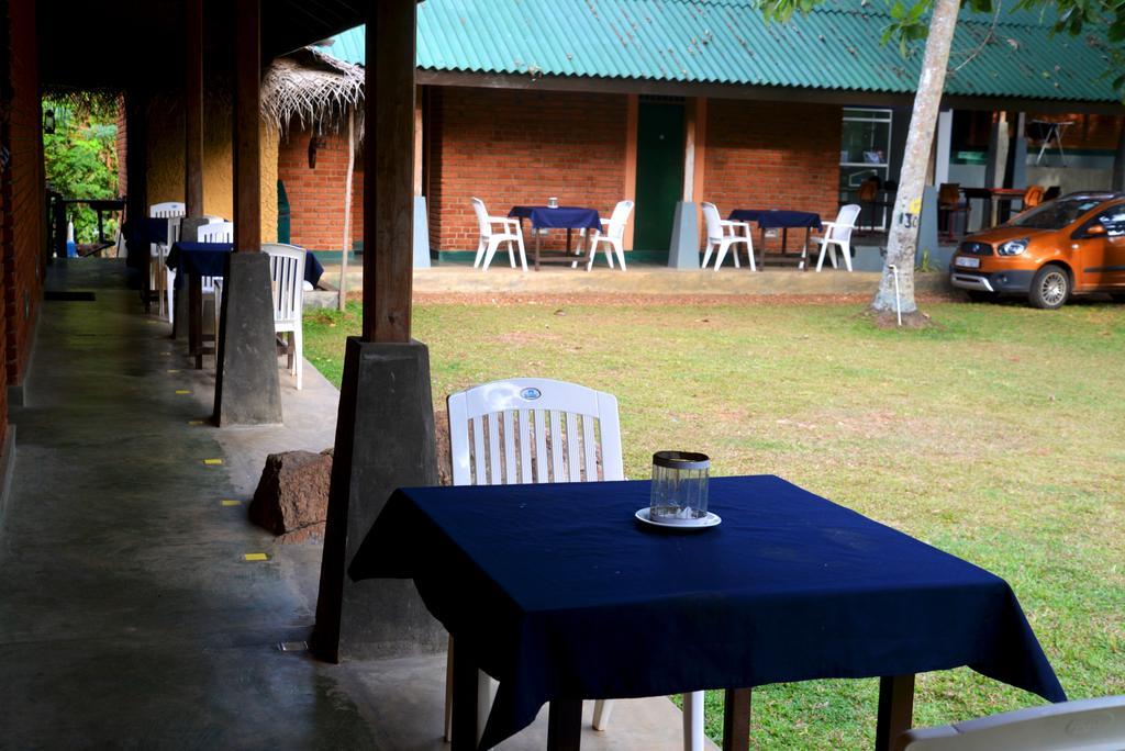 Jungle Beach Hostel Unawatuna Kültér fotó