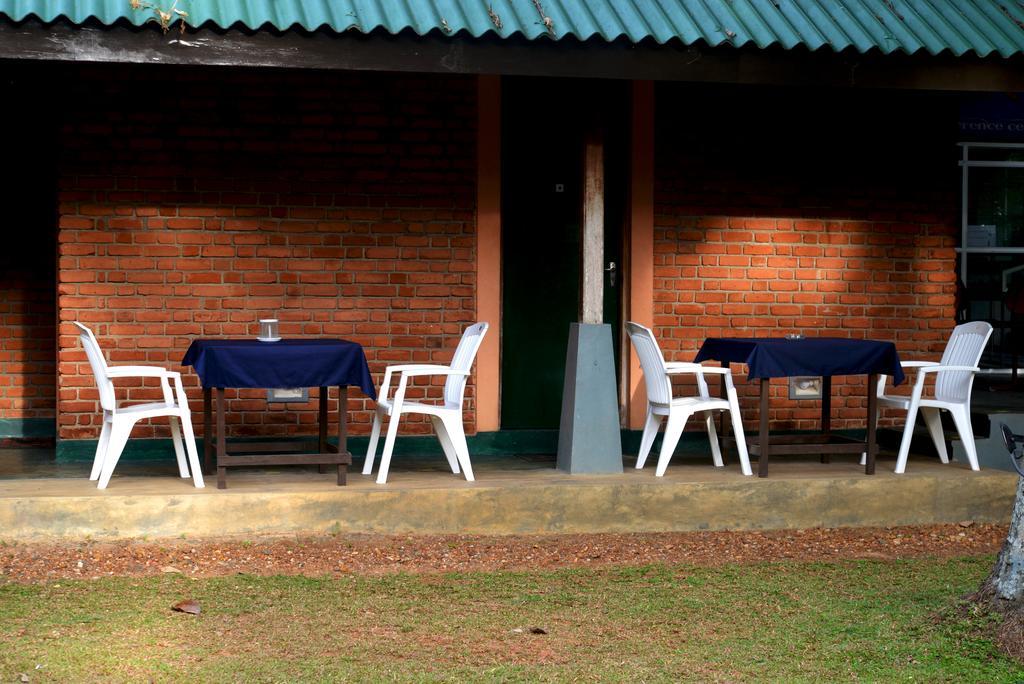 Jungle Beach Hostel Unawatuna Kültér fotó