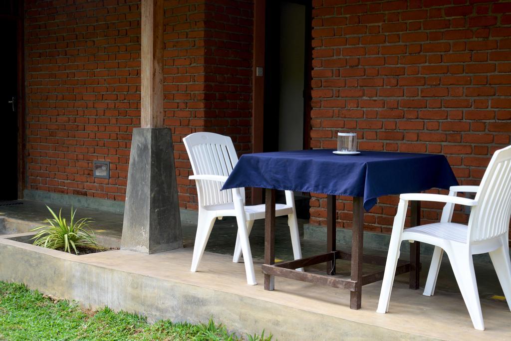 Jungle Beach Hostel Unawatuna Kültér fotó