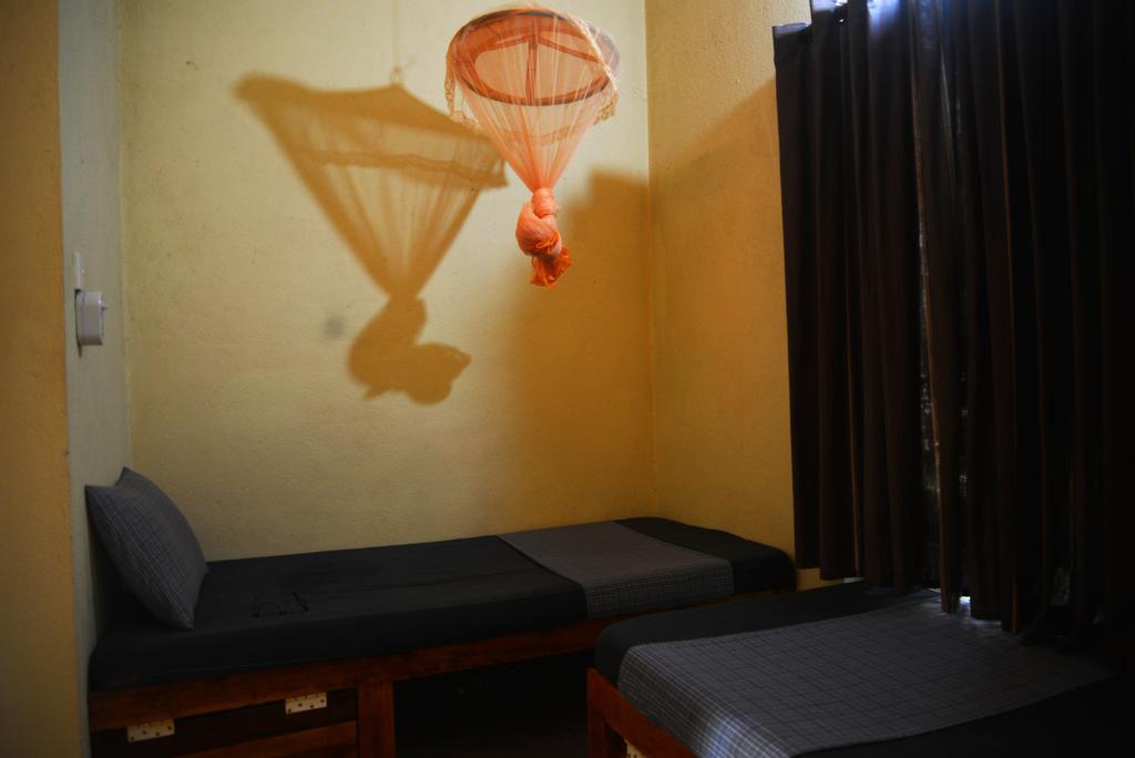 Jungle Beach Hostel Unawatuna Kültér fotó