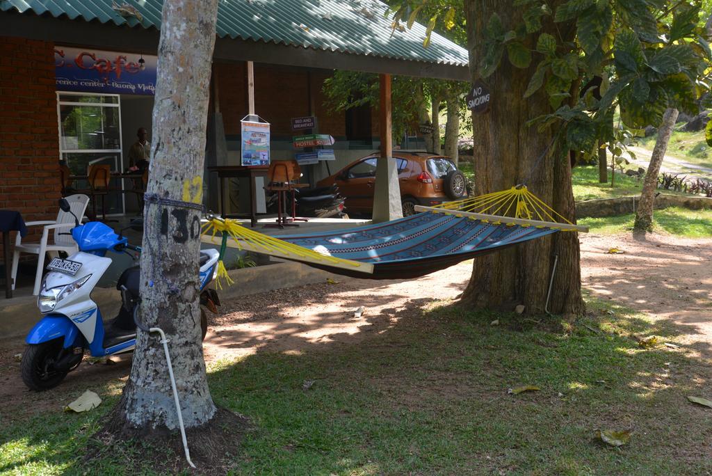 Jungle Beach Hostel Unawatuna Kültér fotó
